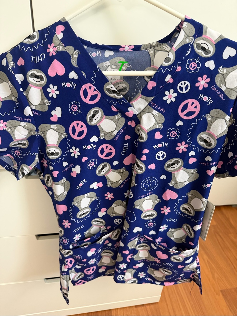 GT Koala Women’s Scrub Top with 2 Pockets